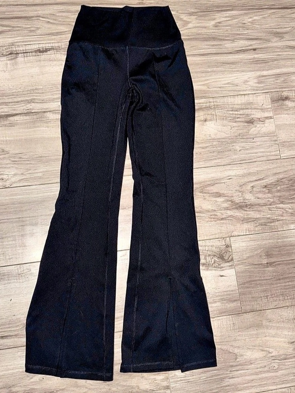 Yogalicious Lux Girlfriend Flared Leggings in Black Size Small
